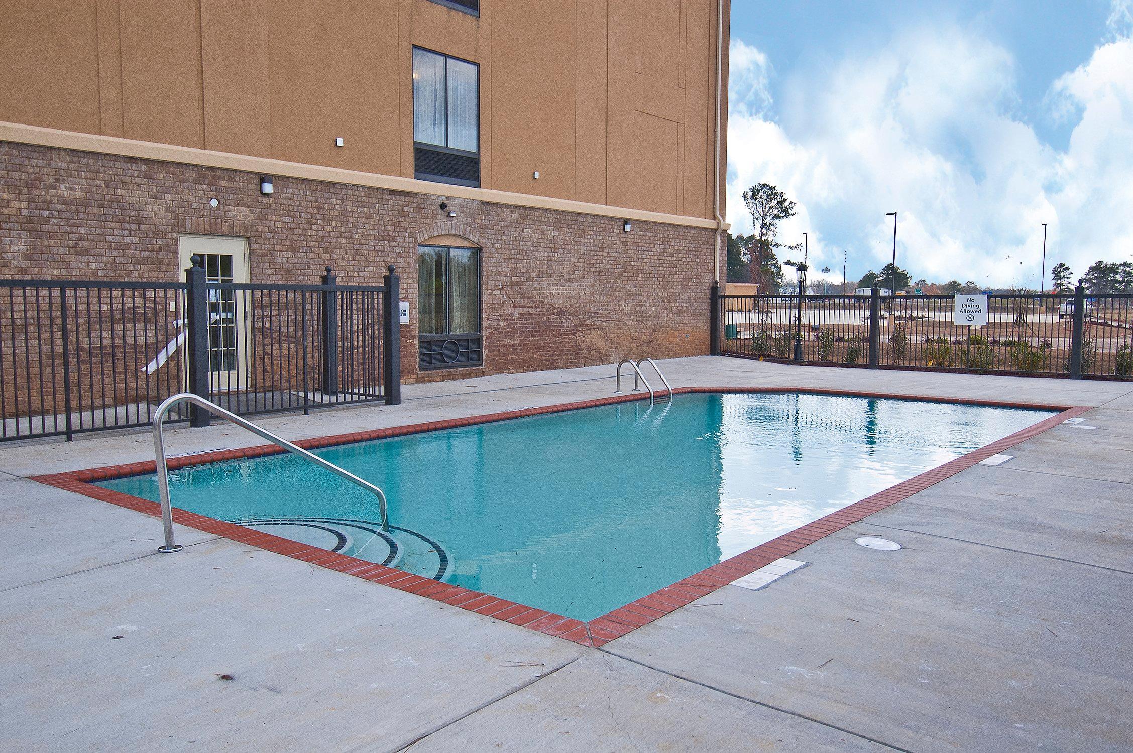 Holiday Inn Express & Suites Jackson/Pearl International Airport Exterior photo